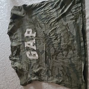 GAP t-shirt